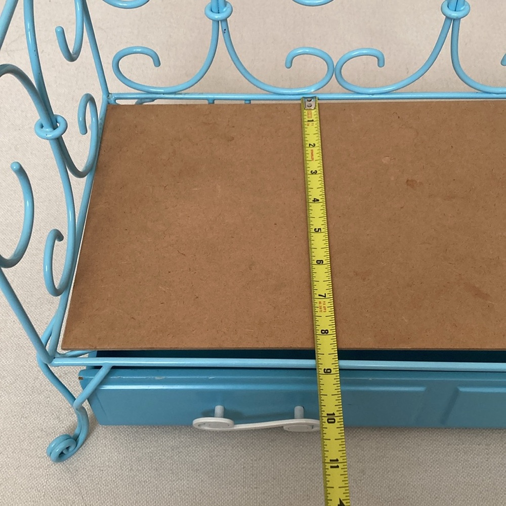 AMERICAN GIRL | Curlicue Daybed - Blue Metal Doll Bed - Picture 4 of 16